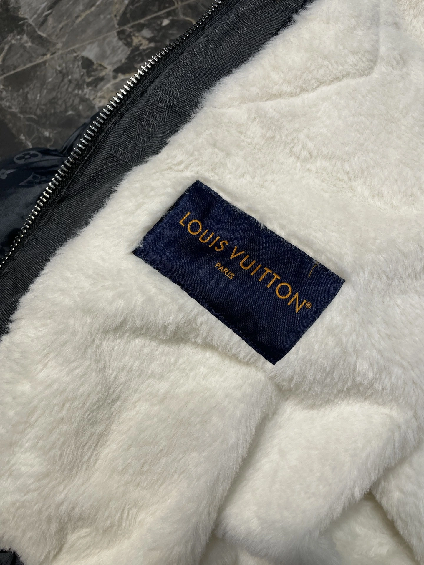 wg.luxury-- 8V item: E-F000J0204